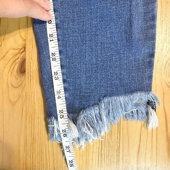 KanCan Split Bleach Dye Distressed Raw Hem Denim Jeans Women’s Size 9 / 28 - Picture 12 of 12